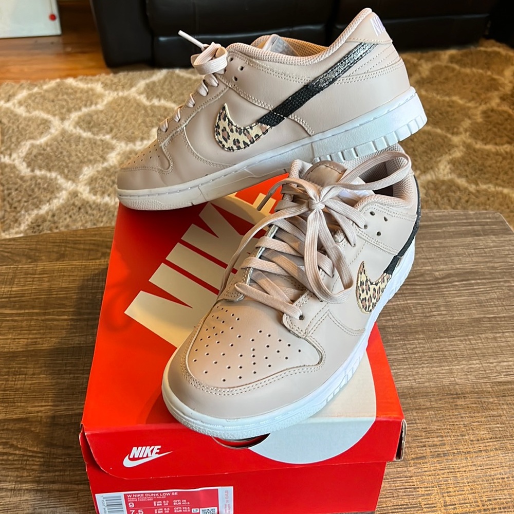 Women’s size 9 Nike Dunks.